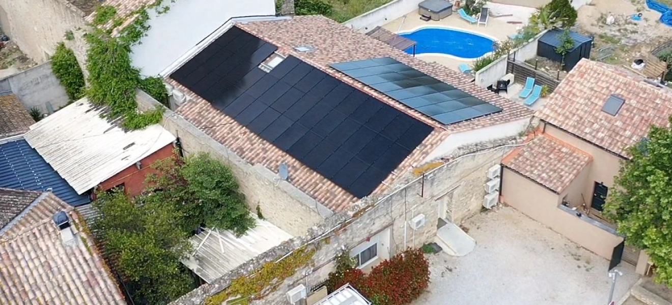Réalisation d'une centrale photovoltaïque à Bize Minervois