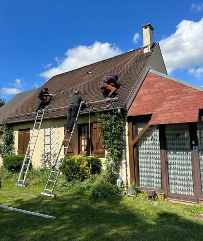 Pose sur une toiture en ardoise