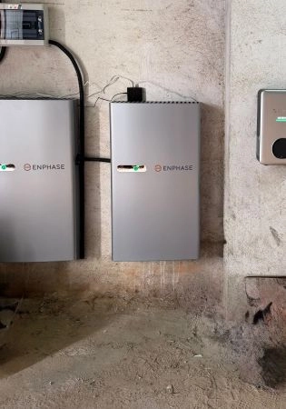 Double batterie & borne de recharge : le combo gagnant